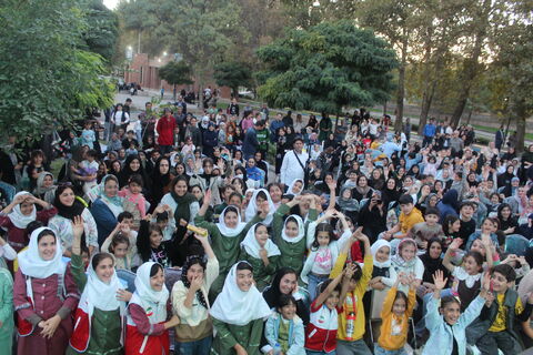 شهرهای سهند، بناب و مراغه میزبان تماشاخانه سیار کانون در پنجمین روز از حضور خود در استان آذربایجان شرقی بود که با استقبال پرشور کودکان، نوجوانان و خانواده ها همراه شد.