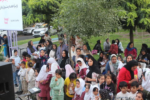 شهرهای سهند، بناب و مراغه میزبان تماشاخانه سیار کانون در پنجمین روز از حضور خود در استان آذربایجان شرقی بود که با استقبال پرشور کودکان، نوجوانان و خانواده ها همراه شد.