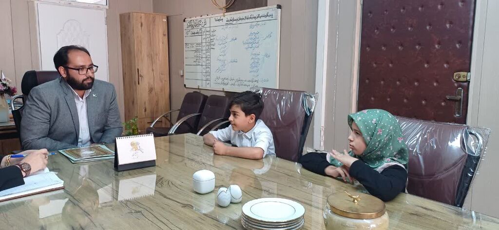 تقدیر سرپرست کانون پرورش فکری همدان از دو کودک نخبه