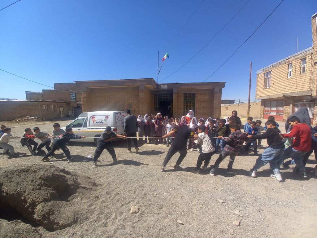 پیک امید مرکز سنقر، سفیر کانون در روستای قلعه فرهاد خان