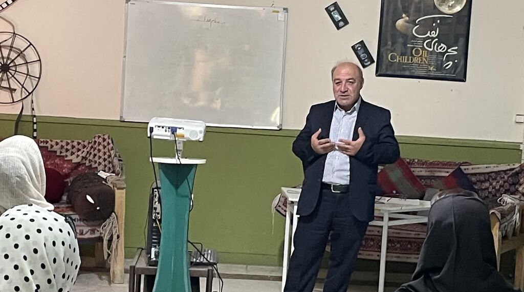 کارگاه تخصصی قصهگویی در مرکز شماره ۲ کانون کرمانشاه
