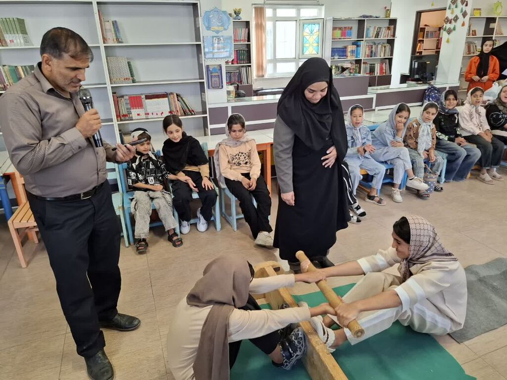 مسابقه بازیهای بومی و محلی در مرکز فرهنگی شماره ۳ سبزوار