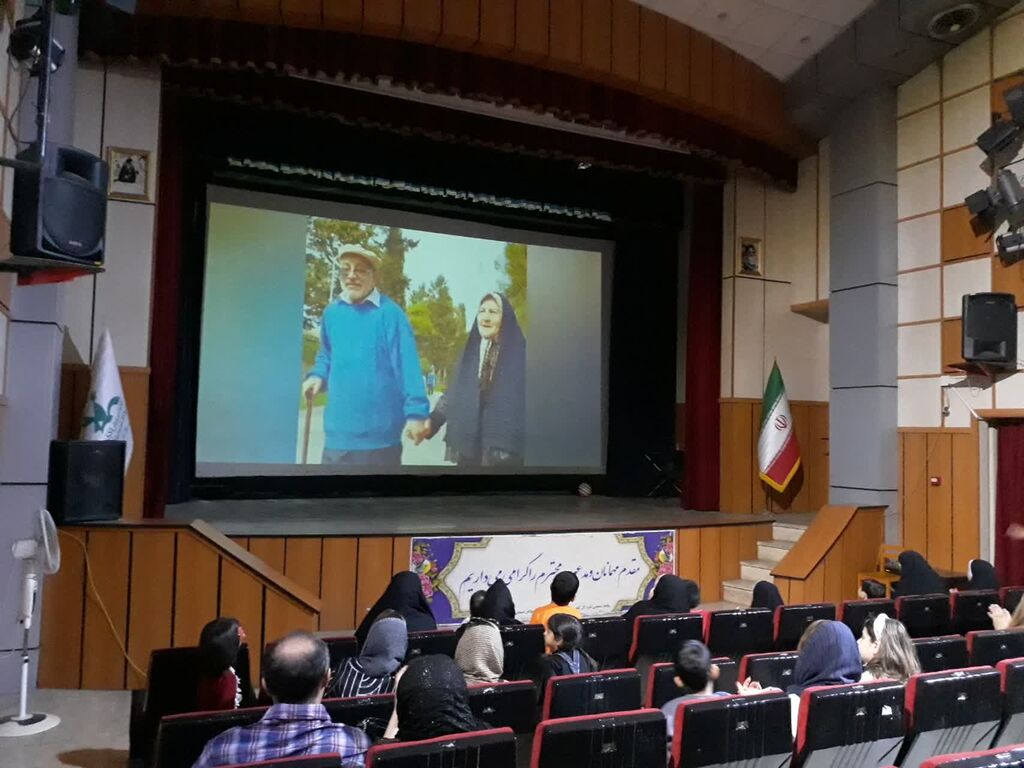 حضور کودکان و پدربزرگ، مادربزرگهای البرزی در جشن«مغز بادوم»