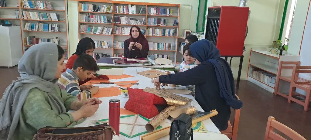 پنجشنبه‌های مادر- فرزندی در مراکز کانون البرز با ساخت بادبادک