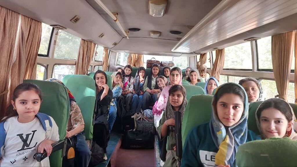 مرکز جوانرود اعضای فعال خود را به اردوی «باغ بهشت بابا» برد