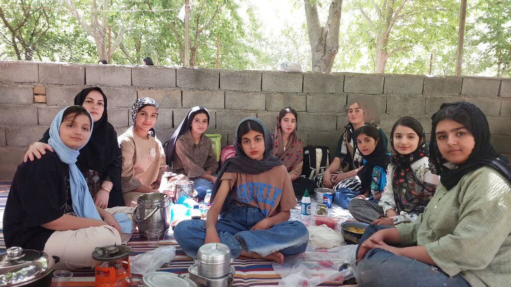 مرکز جوانرود اعضای فعال خود را به اردوی «باغ بهشت بابا» برد