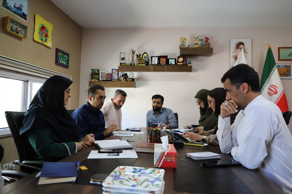 نشست بررسی شیوهنامه بیست و هفتمین جشنواره بین المللی قصهگویی در کانون استان قزوین