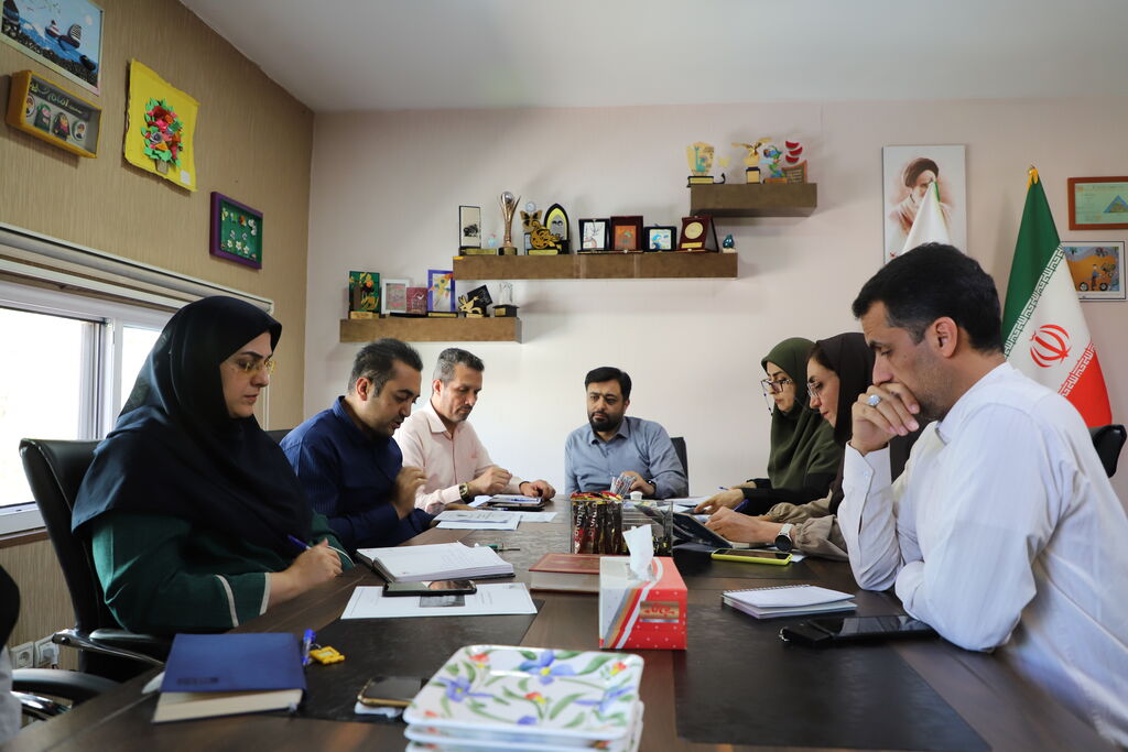 نشست بررسی شیوه‌نامه بیست و هفتمین جشنواره بین المللی قصه‌گویی در کانون استان قزوین