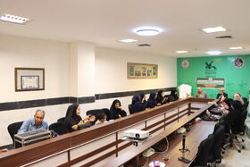 پوستر هفته ملی کودک با حضور اصحاب رسانه توسط کودک اراکی رونمایی شد