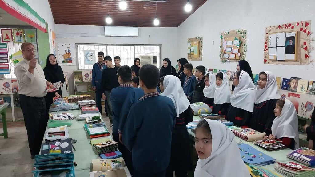 نمایشگاه کتابهای حسیلمسی ویژه کودکان با نیازهای ویژه در نوشهر برگزار شد