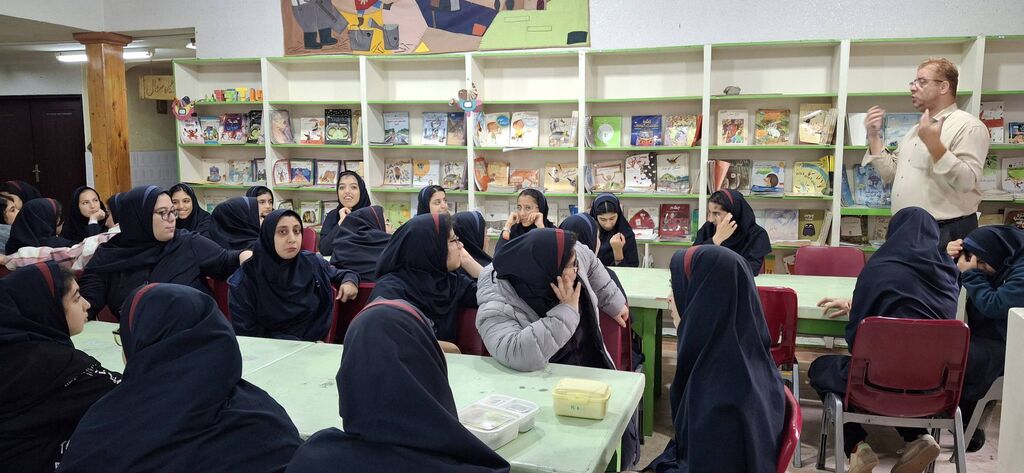 نمایشگاه کتابهای حسیلمسی ویژه کودکان با نیازهای ویژه در نوشهر برگزار شد