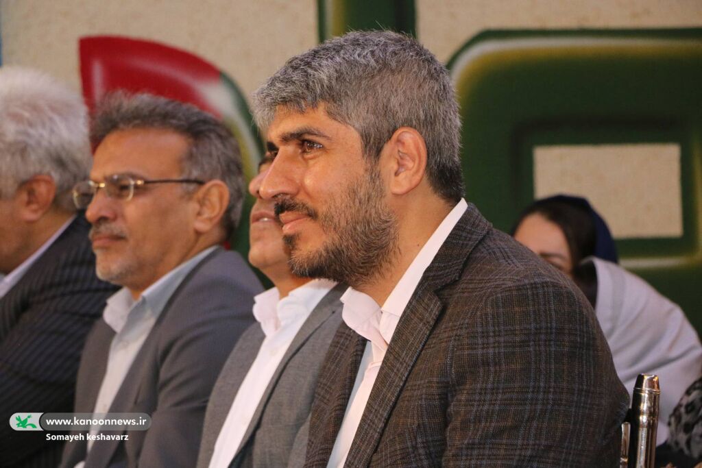 نواخته شدن زنگ غنچه‌ها برای ۴۲ هزار نو آموز در فارس