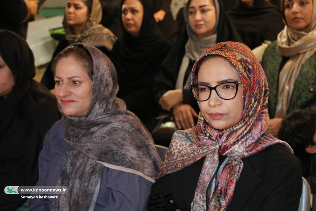 نواخته شدن زنگ غنچه‌ها برای ۴۲ هزار نو آموز در فارس