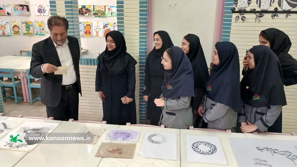 نشست دختران کنشگر اردکانی با شهردار برگزار شد