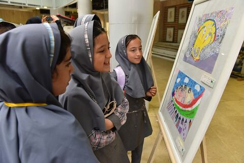 نمایشگاه آثار برگزیده نقاشی و تصویرگری کودکان و نوجوانان با عنوان" کودکان روایت می‌کنند، "وطن، مقاومت و غزه"