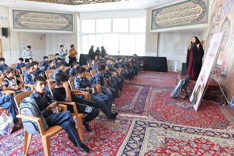 نمایشگاه آثار برگزیده نقاشی و تصویرگری کودکان و نوجوانان با عنوان" کودکان روایت می‌کنند، "وطن، مقاومت و غزه"