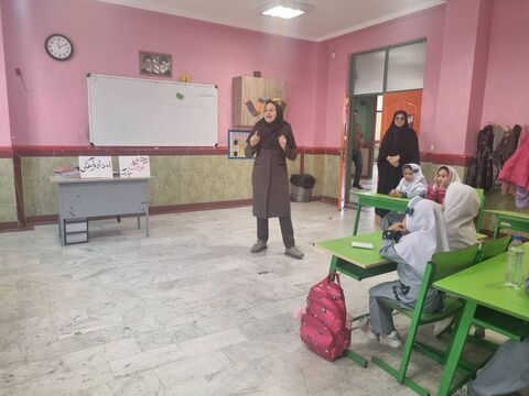 کاروان «پیک امید» کانون اردبیل در شهر عنبران