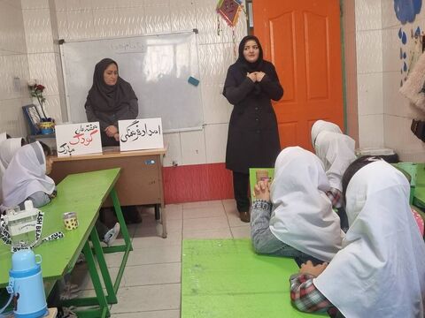 کاروان «پیک امید» کانون اردبیل در شهر عنبران