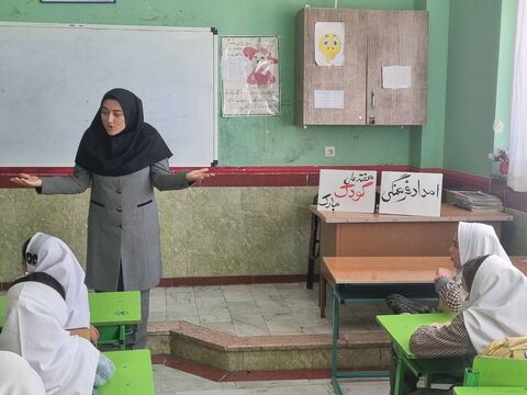 کاروان «پیک امید» کانون اردبیل در شهر عنبران