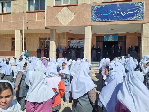 کاروان «پیک امید» کانون اردبیل در شهر عنبران