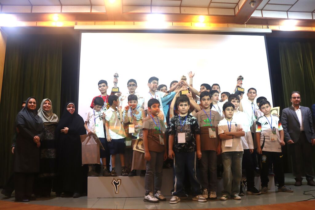 برگزاری مسابقه شطرنج در کانون استان تهران