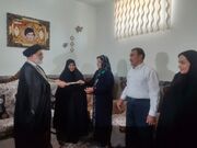 دیدار مدیرکل کانون پرورش فکری ایلام با خانواده شهید کودک در آغاز هفته ملی کودک