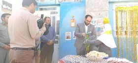 نواختن زنگ هفته ملی کودک در دبستان زینبیه شهرستان رزن
