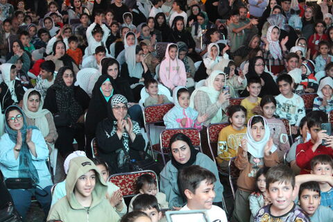 تماشاخانه سیار کانون به ایستگاه پایانی خود در استان آذربایجان شرقی، به هشترود و میانه رسید