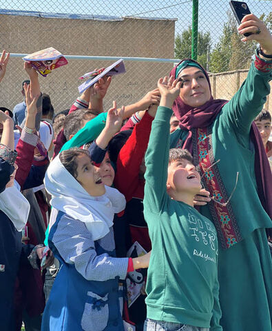 پیک امید کانون اردبیل روزی پر از شادی برای دانش‌آموزان روستای جبه‌دار رقم زد