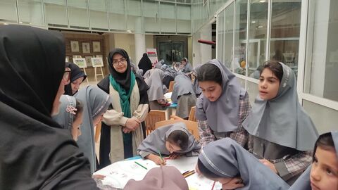 برگ زرین دیگری از نمایشگاه آثار برگزیده نقاشی و تصویری‌گری کودکان و نوجوانان کانون استان اصفهان با عنوان "روایت وطن، مقاومت و غزه"