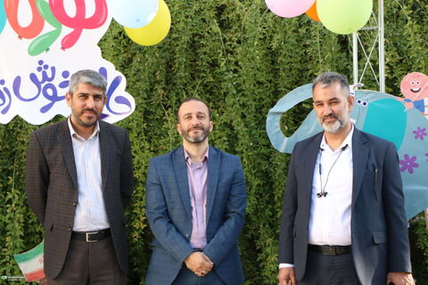 آغاز هفته ملی کودک با اعزام همزمان هشت گروه کتابخانه سیار به مدارس حاشیه‌نشین شهر شیراز