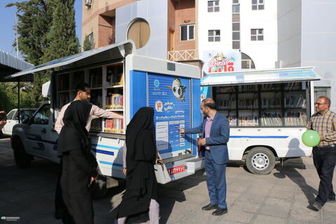 آغاز هفته ملی کودک با اعزام همزمان هشت گروه کتابخانه سیار به مدارس حاشیه‌نشین شهر شیراز