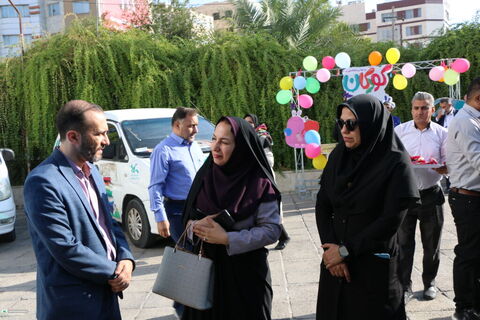 آغاز هفته ملی کودک با اعزام همزمان هشت گروه کتابخانه سیار به مدارس حاشیه‌نشین شهر شیراز