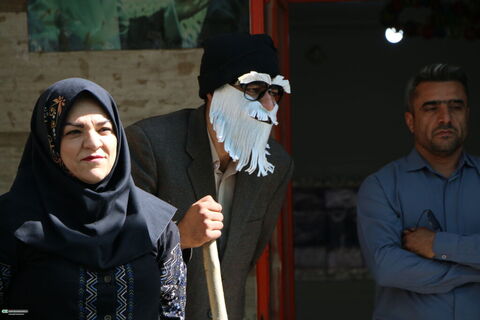آغاز هفته ملی کودک با اعزام همزمان هشت گروه کتابخانه سیار به مدارس حاشیه‌نشین شهر شیراز