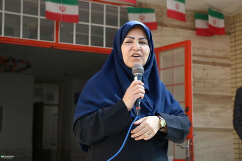آغاز هفته ملی کودک با اعزام همزمان هشت گروه کتابخانه سیار به مدارس حاشیه‌نشین شهر شیراز