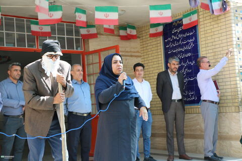 آغاز هفته ملی کودک با اعزام همزمان هشت گروه کتابخانه سیار به مدارس حاشیه‌نشین شهر شیراز