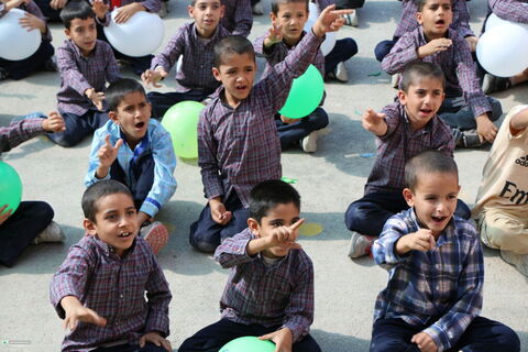 آغاز هفته ملی کودک با اعزام همزمان هشت گروه کتابخانه سیار به مدارس حاشیه‌نشین شهر شیراز