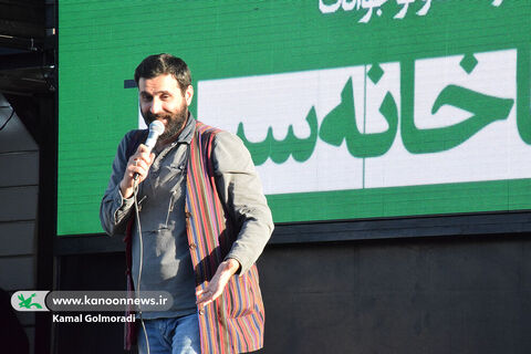بچه های اشترینان لرستان و تماشاخانه سیار کانون پرورش فکری