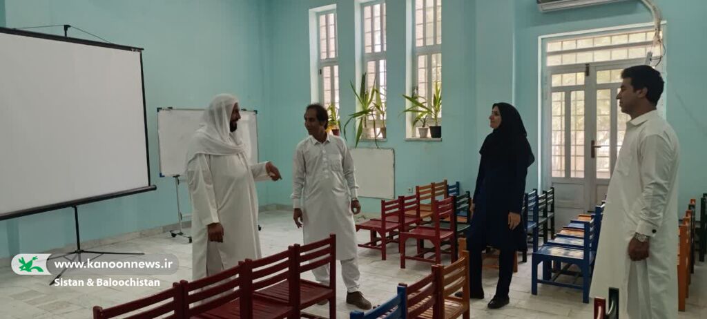 بازدید امام‌جمعه اهل سنت کنارک(سیستان و بلوچستان) از مرکز فرهنگی‌هنری کانون