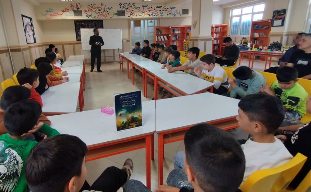 کارگاه هفته جهانی فضا در مرکز شماره ۱۳ کرمانشاه با حضور اعضا و والدین