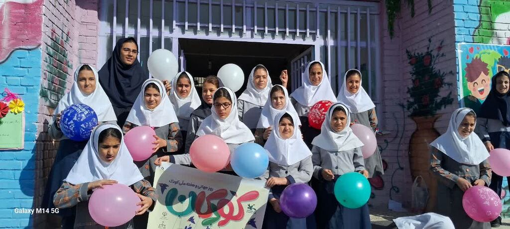 زنگ مهر در استقبال از هفته ملی کودک؛ در کنگاور نواخته شد