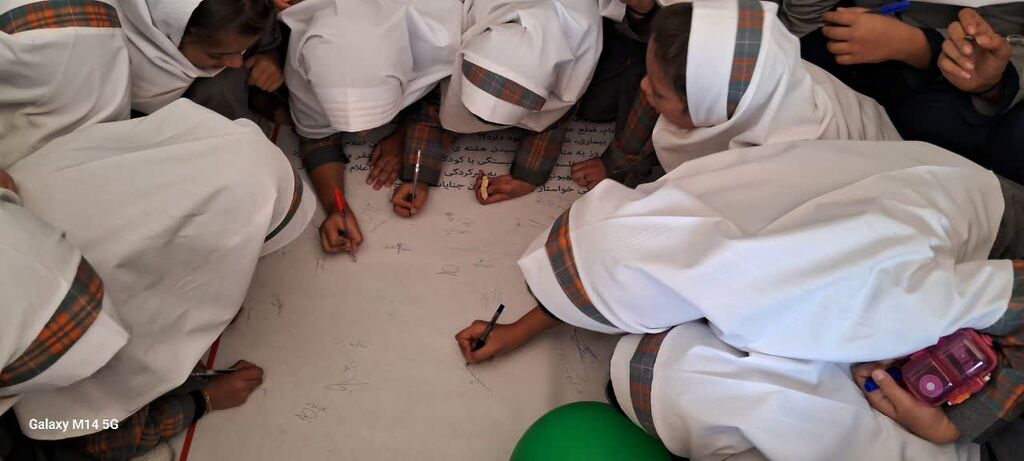 زنگ مهر در استقبال از هفته ملی کودک؛ در کنگاور نواخته شد