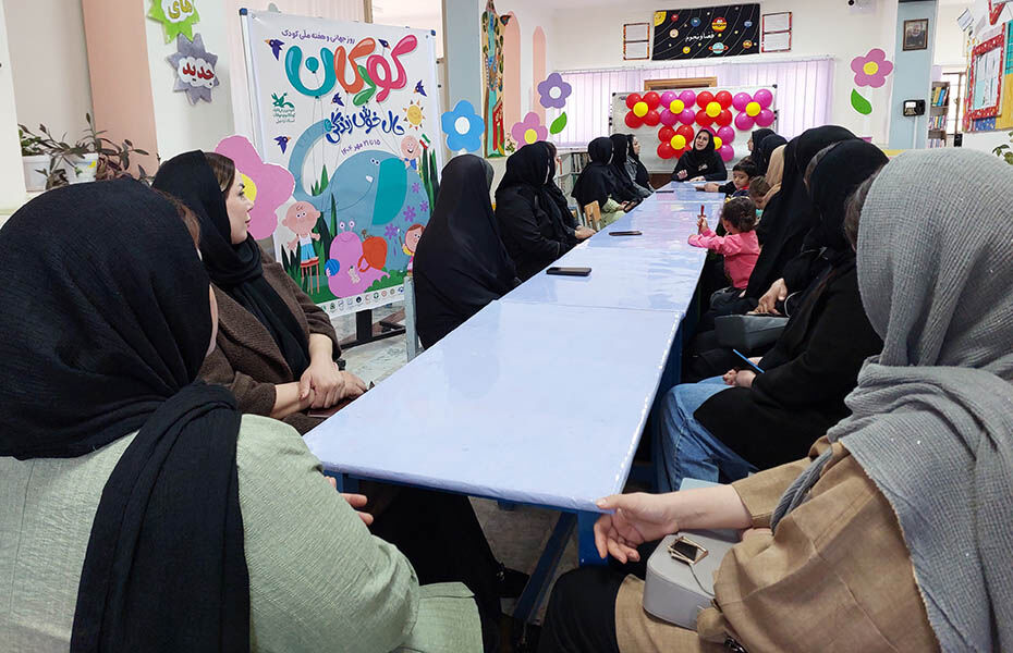 نشست والدین اعضا در مرکز فرهنگی‌هنری کانون انگوت برگزار شد