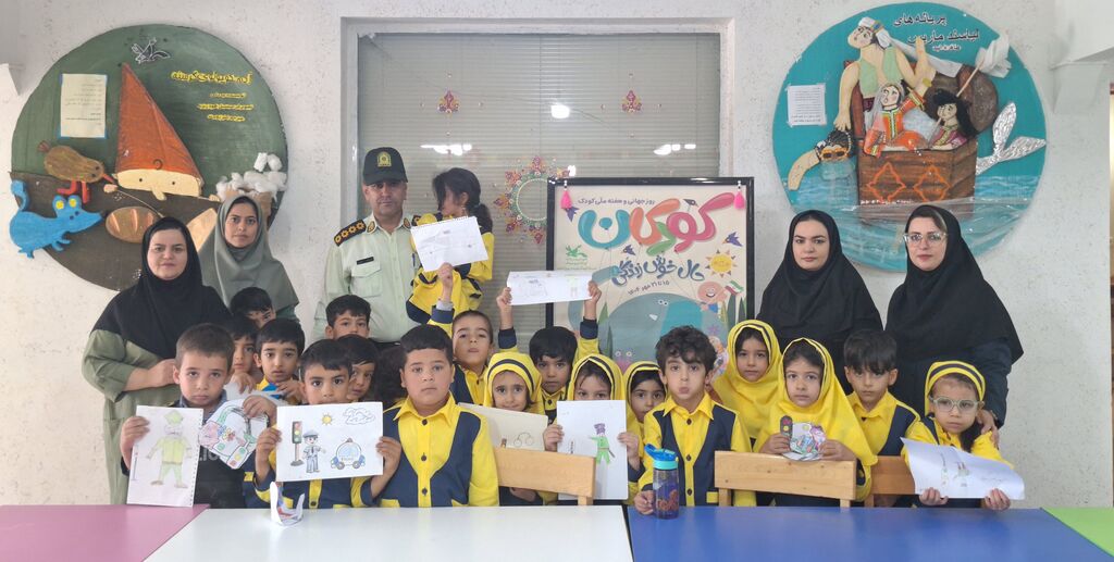 برنامههای هفته ناجا در مراکز فرهنگی هنری لنده و یاسوج با شعار «پلیس مهربان، امنیت با پلیس» برگزار شد