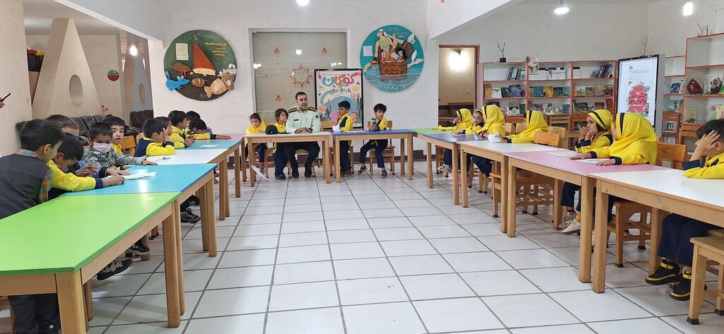 برنامههای هفته ناجا در مراکز فرهنگی هنری لنده و یاسوج با شعار «پلیس مهربان، امنیت با پلیس» برگزار شد