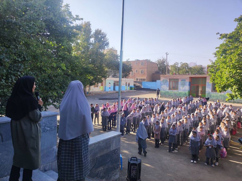 زنگ آغاز هفته ملی کودک توسط کانونیار مرکز اقلید نواخته شد