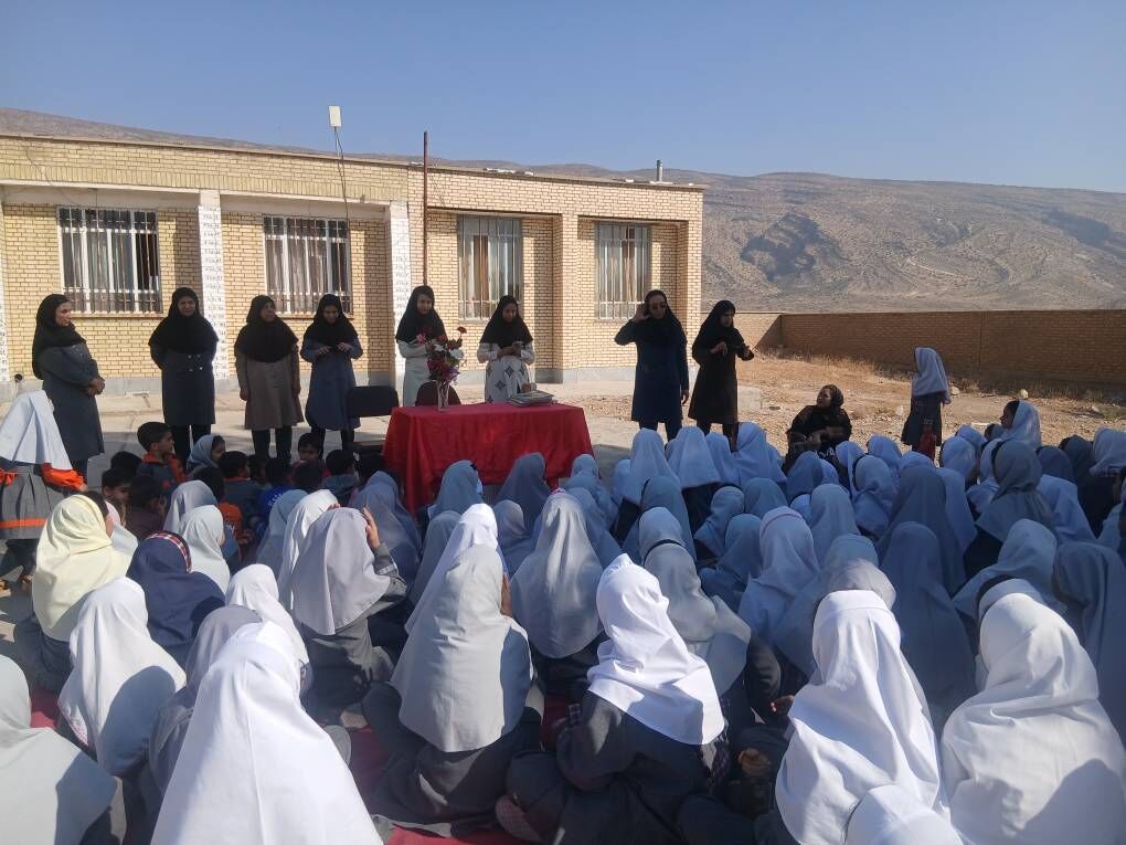 لبخند کودکان روستای بایگان با برنامه‌های کانون مرکز فیروزآباد شکوفا شد