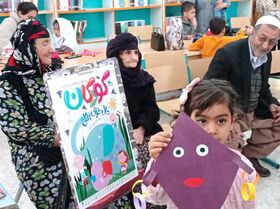 دهگلان در رنگ و لبخند کودکی