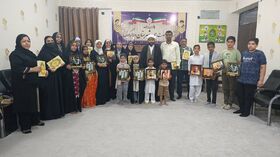 دیدارکودکان جاسک به همراه مسئول مرکز جاسک و اعضای شورای والدین با امام جمعه شهرستان