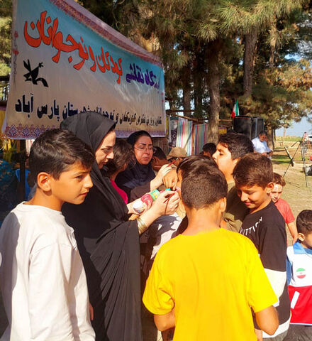 شادی دو جشن در قره‌قباق پارس‌آباد؛ برداشت پنبه و هفته ملی کودک